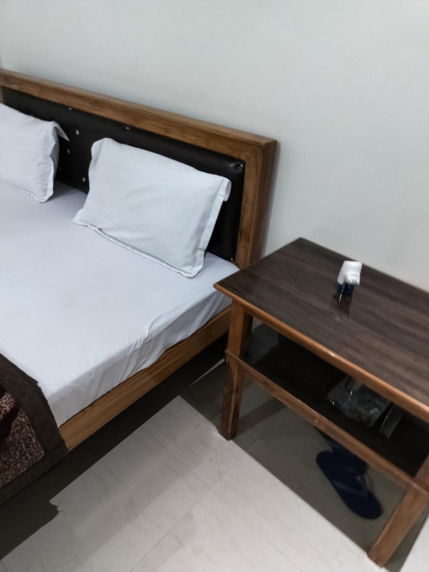 Hotel Chandrasha Villa Ayodhya Dham Ram Mandir 600 Meter Kültér fotó